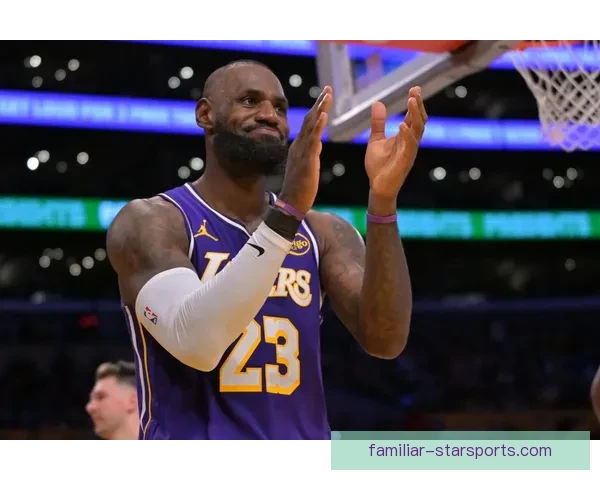 NBA焦点战湖人逆转勇士詹姆斯关键时刻再显王者风范全场轰下三双引爆舆论