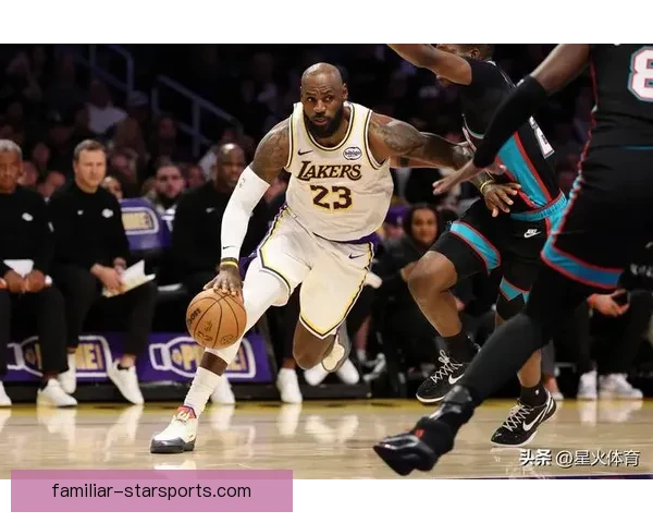 NBA焦点之夜詹姆斯率湖人逆转勇士豪取三连胜冲击西部前四席位